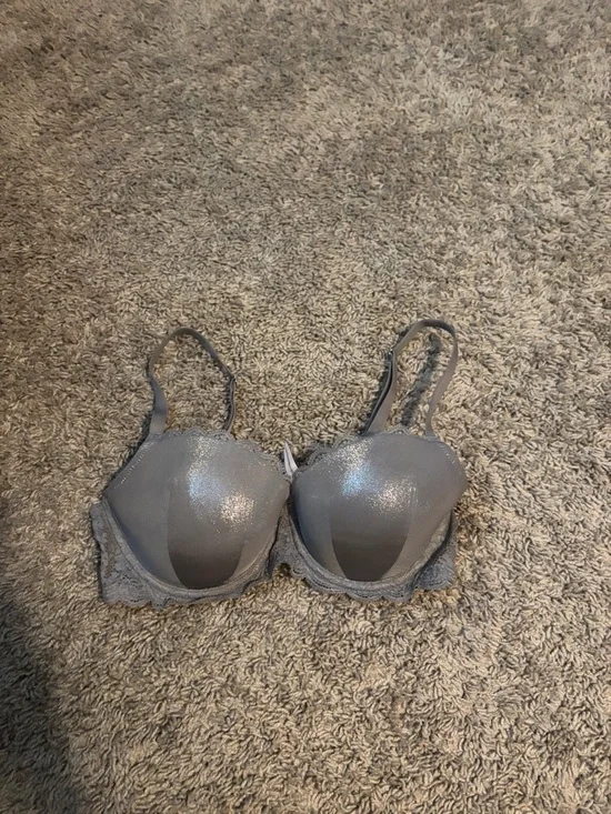 Victoria's Secret Gray Shimmer Lace Push-Up Bra - Picture 1 of 3